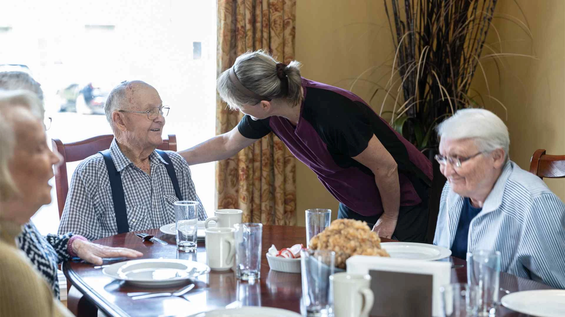 Dining services at Cottonwood village